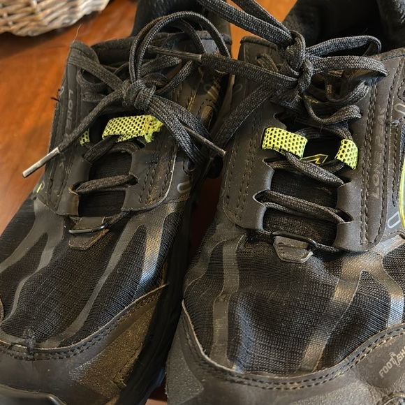 Altra Lone Peak Running Shoes - Picture 4 of 4